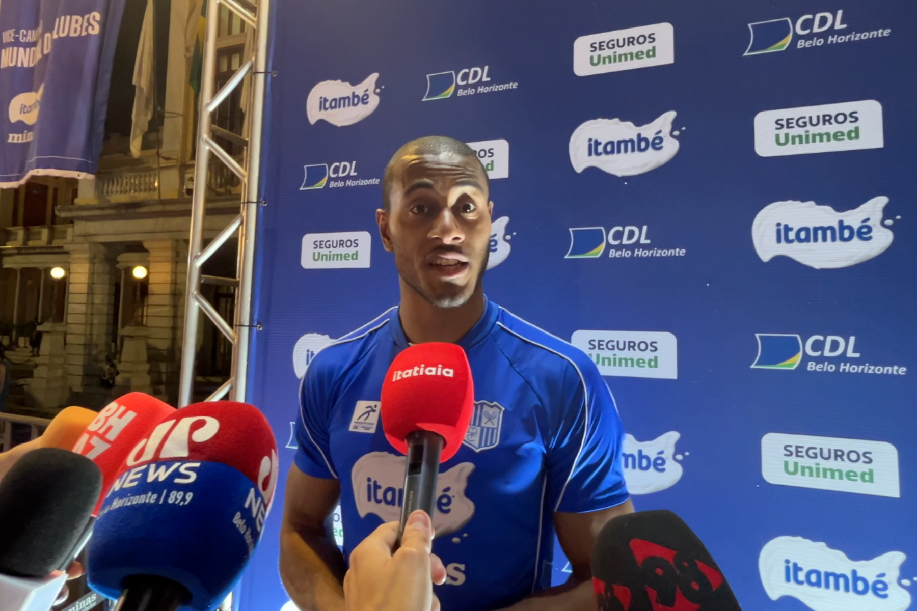 De volta após 13 anos e como capitão, Lucarelli é direto: ‘Devo muito ao Minas’