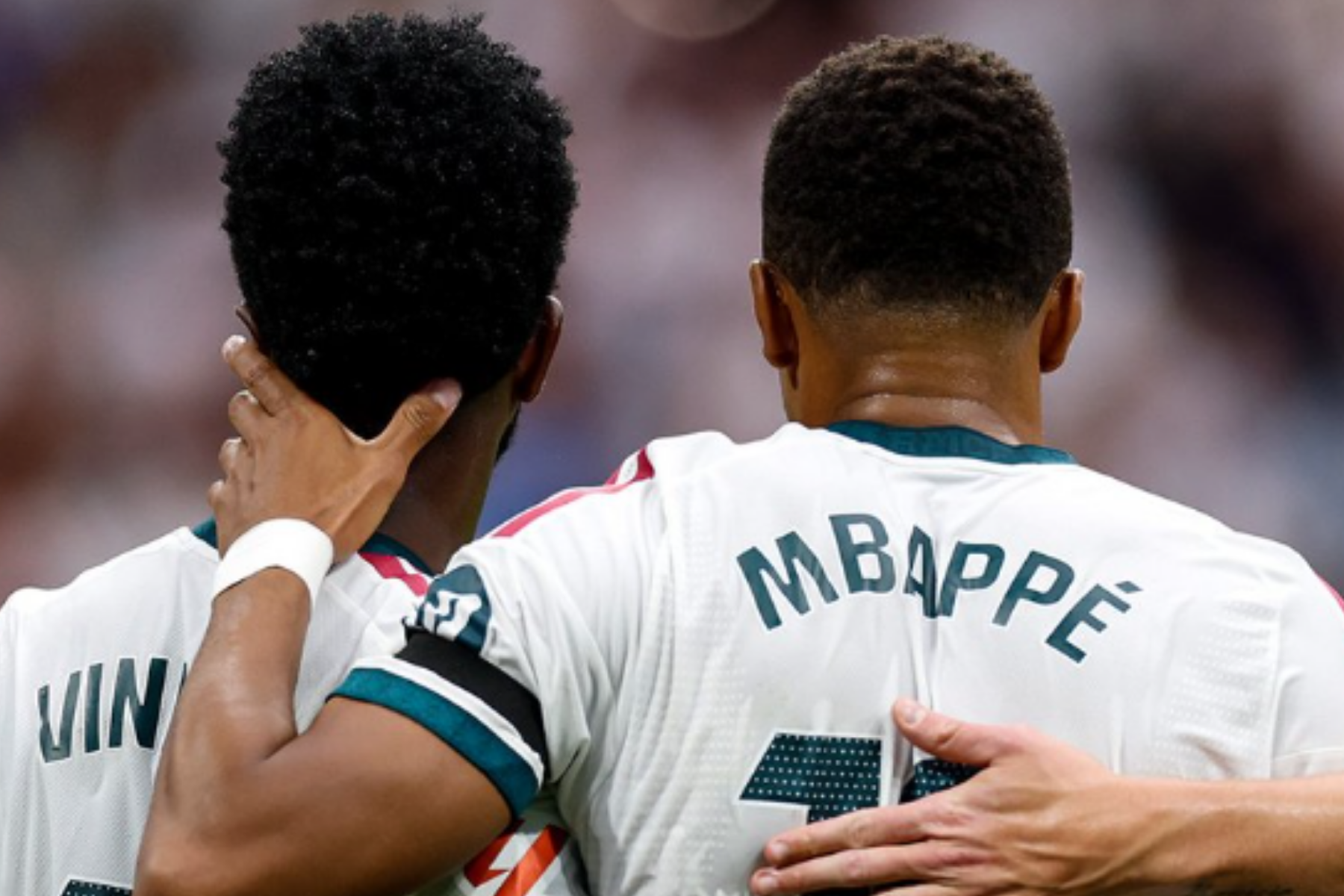 Real Madrid goleia o Málaga com show de Vini, Mbappé e Bellingham