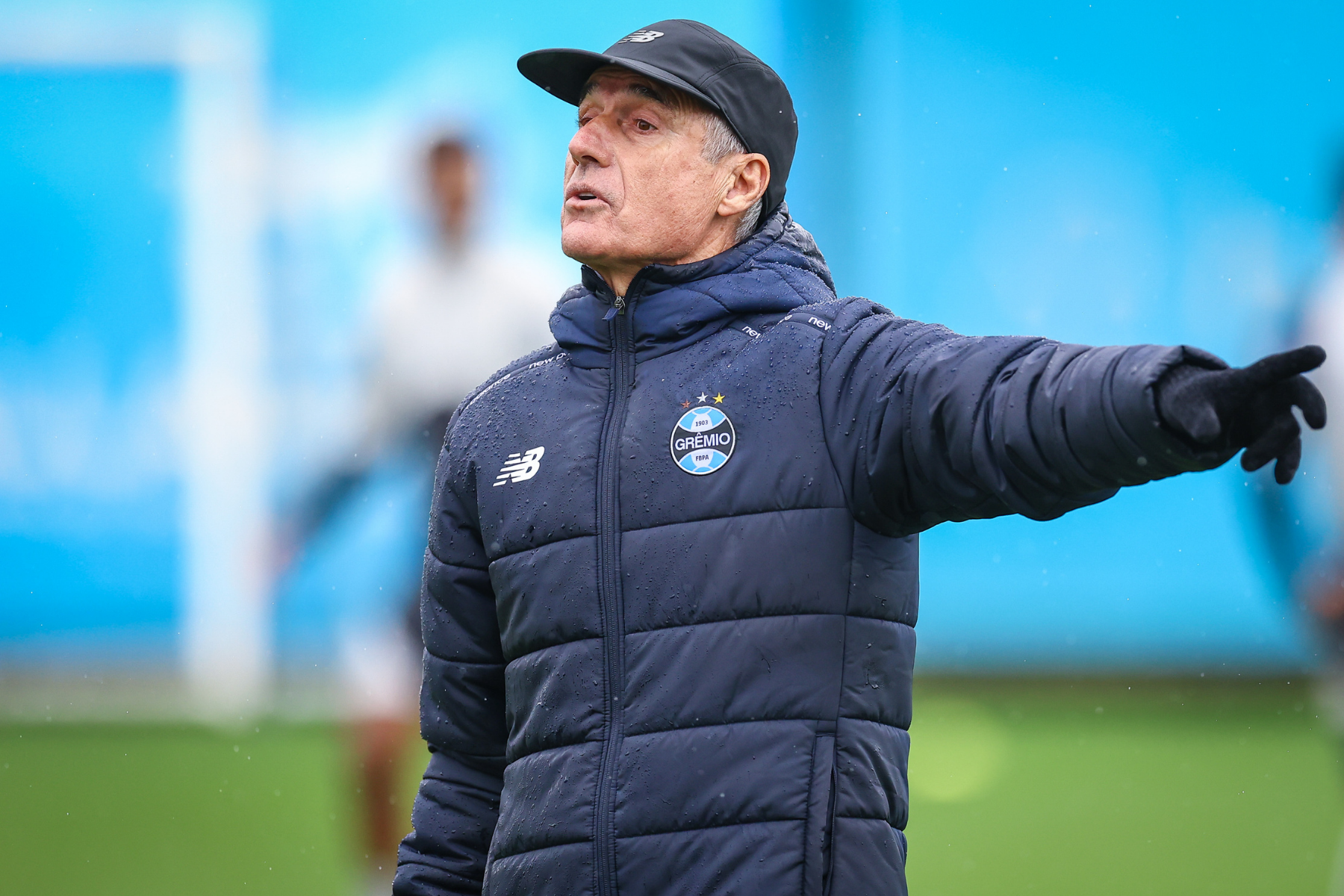 As opções de Luís Castro no Grêmio para encarar o Atlético pelo Brasileirão