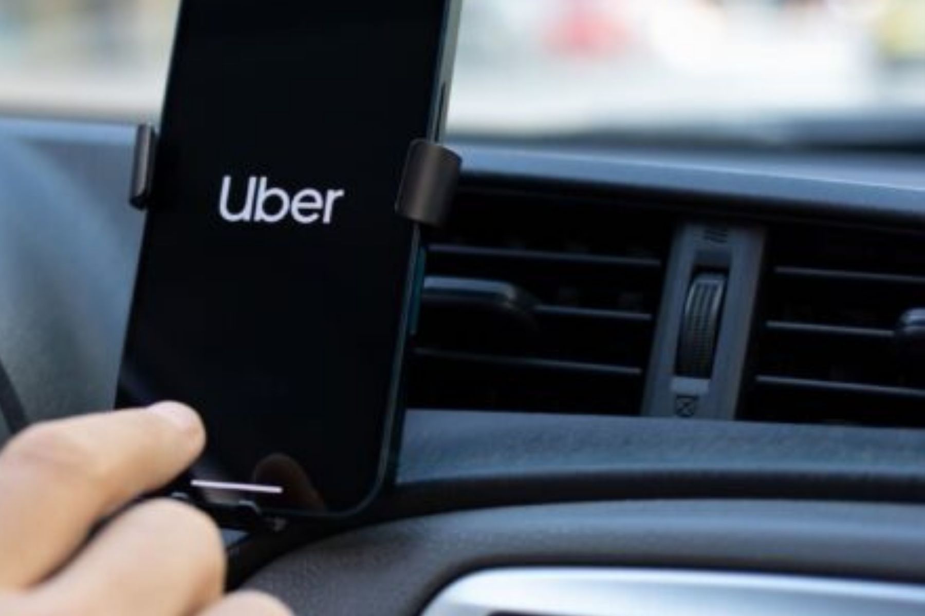 Uber cobra motoristas por corridas recusadas e redefine custo da disponibilidade
