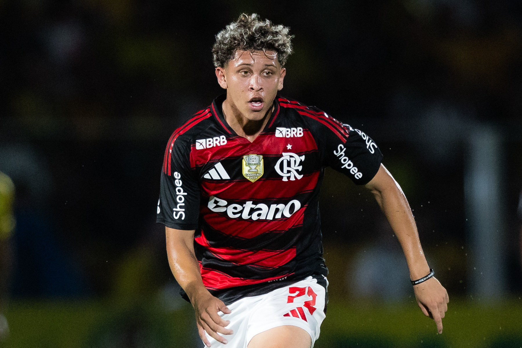Campeão brasileiro pelo Flamengo assina com o Atlético e vai jogar no sub-20