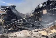 Incêndio em fábrica de BH: bombeiros fazem queima residual de gás para segurança