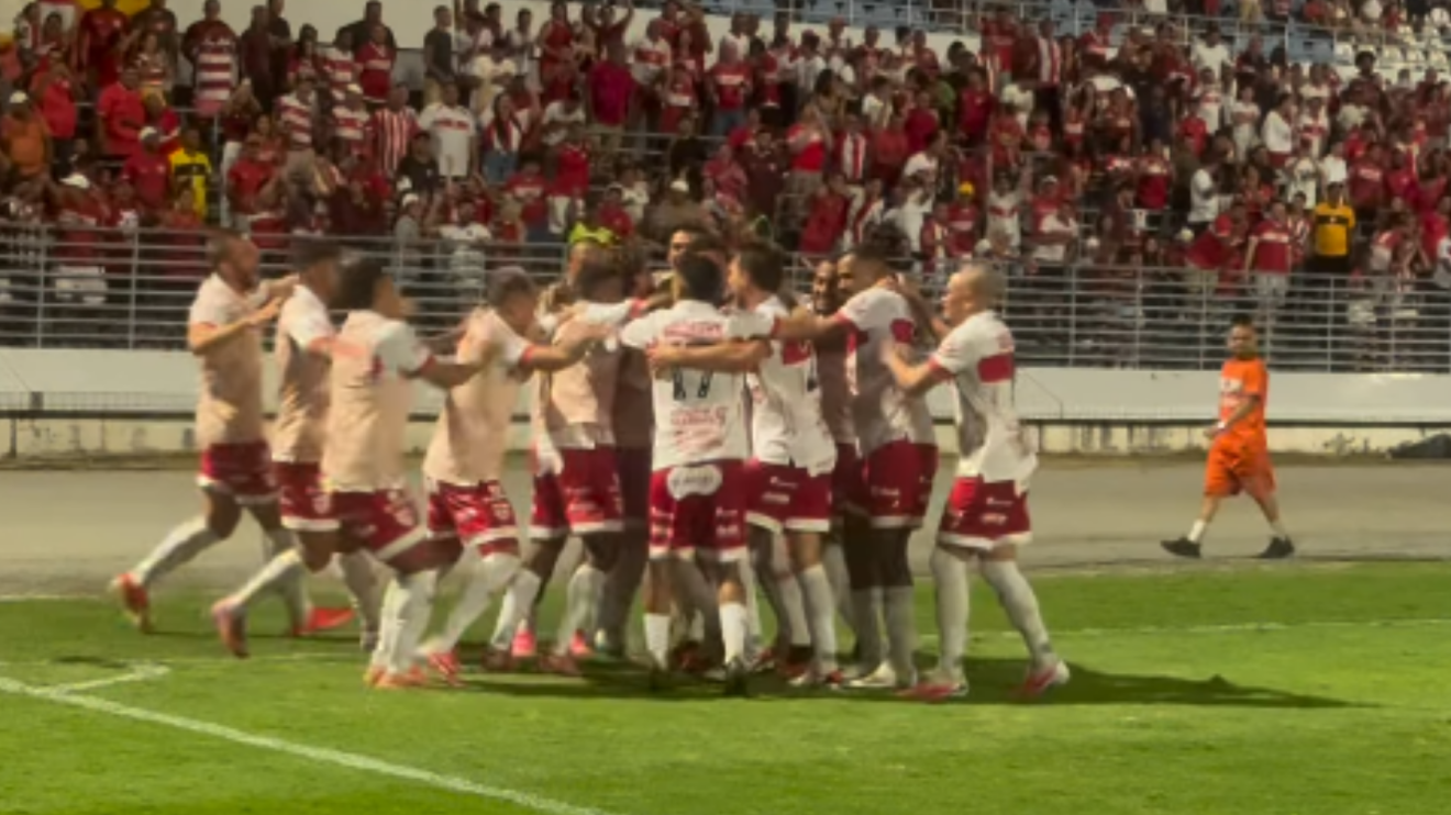 Com emoção até no último lance, CRB vence Criciúma e entra no G6 da Série B