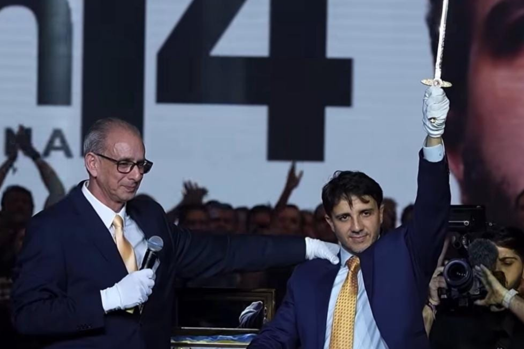 Renan Santos ataca Flávio Bolsonaro e Lula durante convenção do Missão em São Paulo