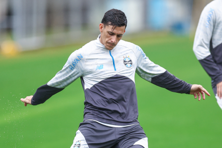 Pavon em treino do Grêmio • Lucas Uebel/Grêmio