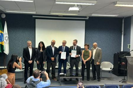 UFMG cria centro para desenvolver vacinas e terapias de RNA e prevê avanços contra doenças