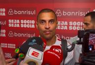 Alan Patrick, do Inter, reage à pressão do Corinthians e pede 'arbitragem neutra'