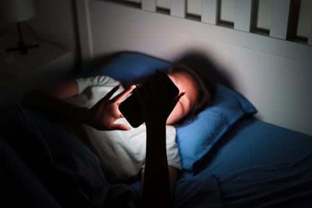 Procrastinação vingativa do sono: entenda o fenômeno que tem afetado chineses
