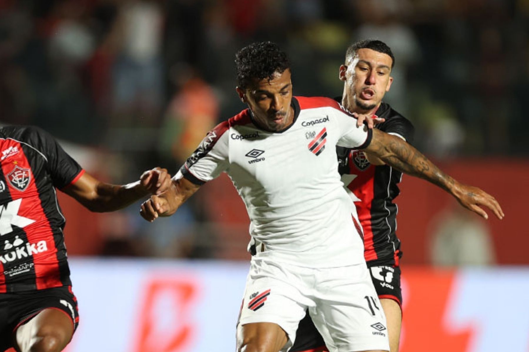 Vitória 4 x 0 Athletico-PR: gols e melhores momentos pelas oitavas da Copa do Brasil