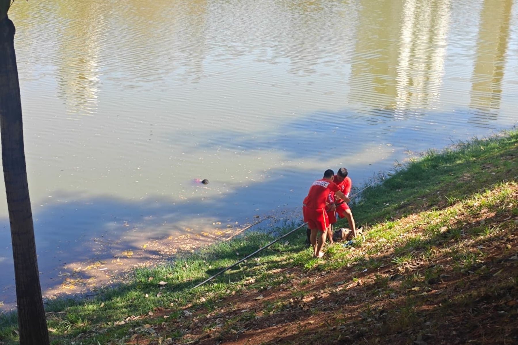 Corpo é encontrado boiando na Barragem Santa Lúcia, em BH