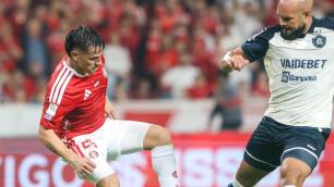 Remo faz golaço no 'apagar das luzes' e busca empate com o Inter pelo Brasileiro