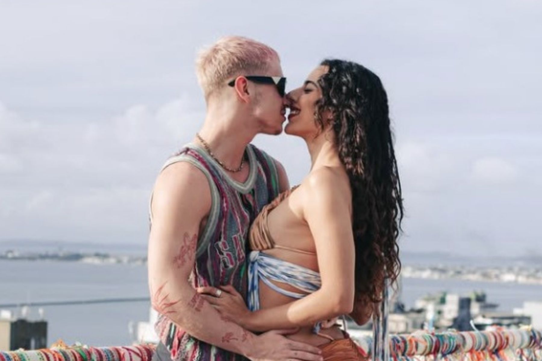 Juliano Floss anuncia término com Marina Sena após dois anos de relacionamento