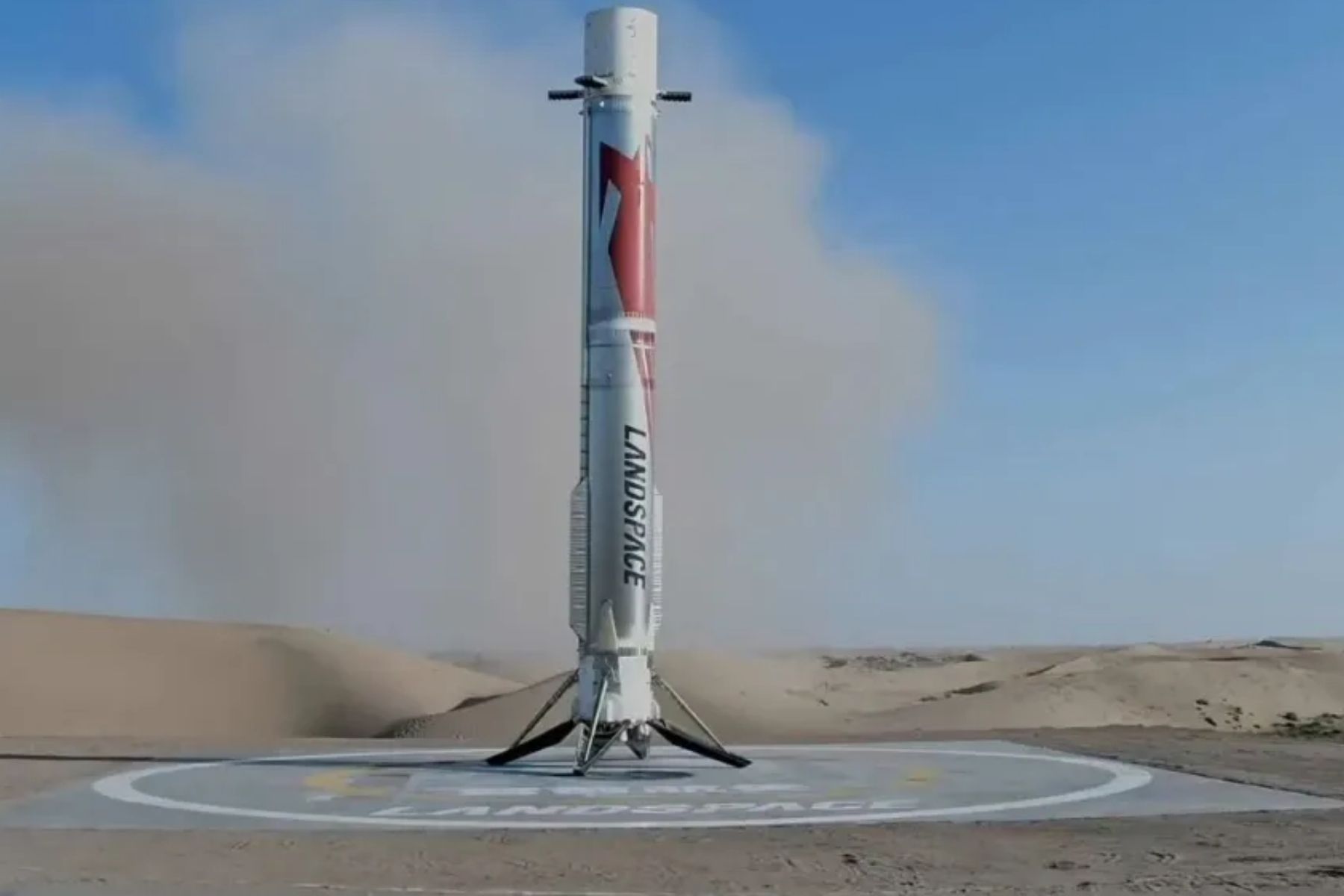 China realiza feito inédito ao pousar foguete de ré em terra firme