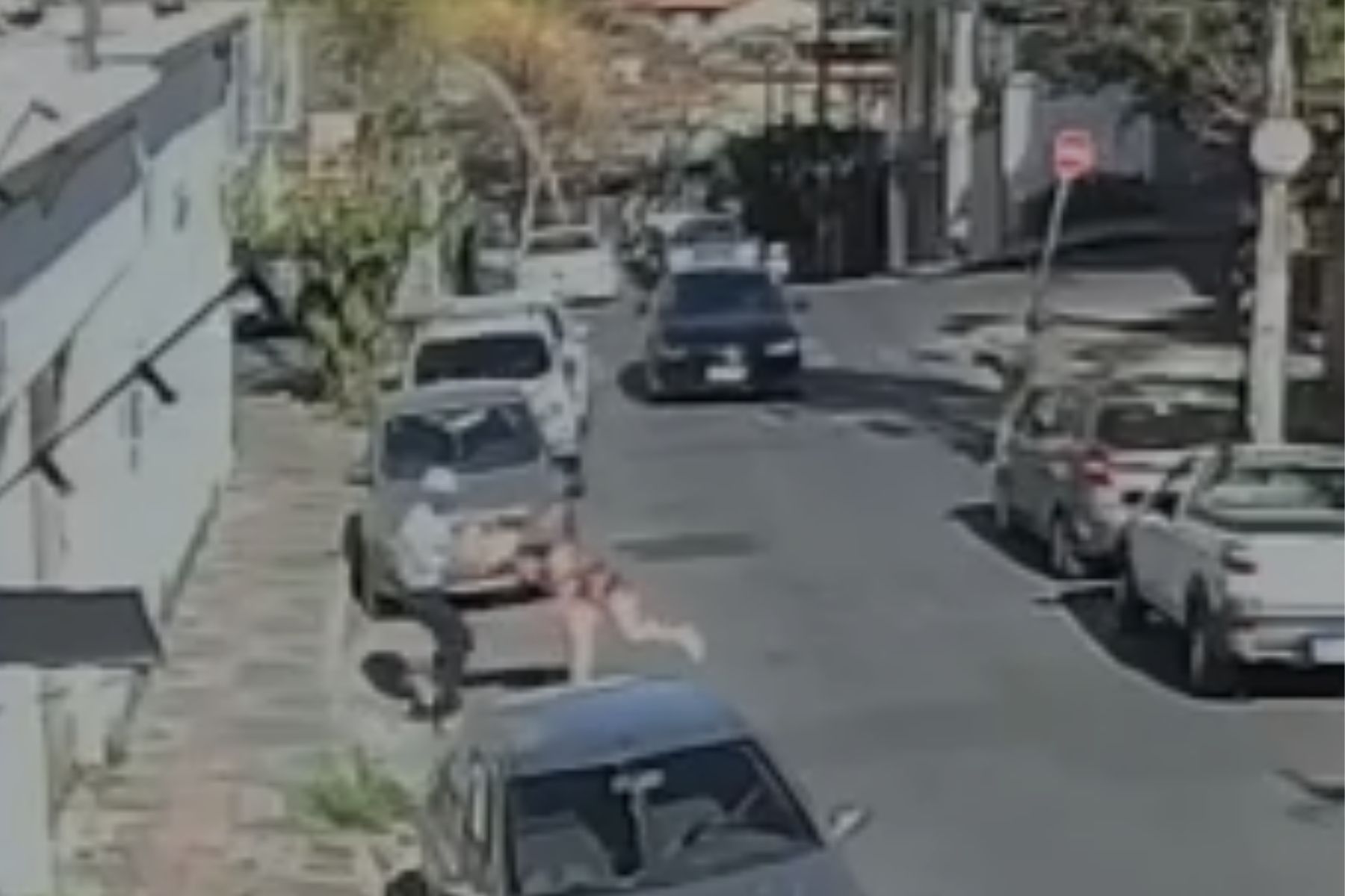 Suspeito é preso após roubar idosa em BH e fugir na carona de uma moto: ‘Não largo o crime’