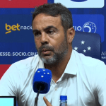 Artur Jorge celebra vitória do Cruzeiro em ‘resposta’ à eliminação para o Flamengo