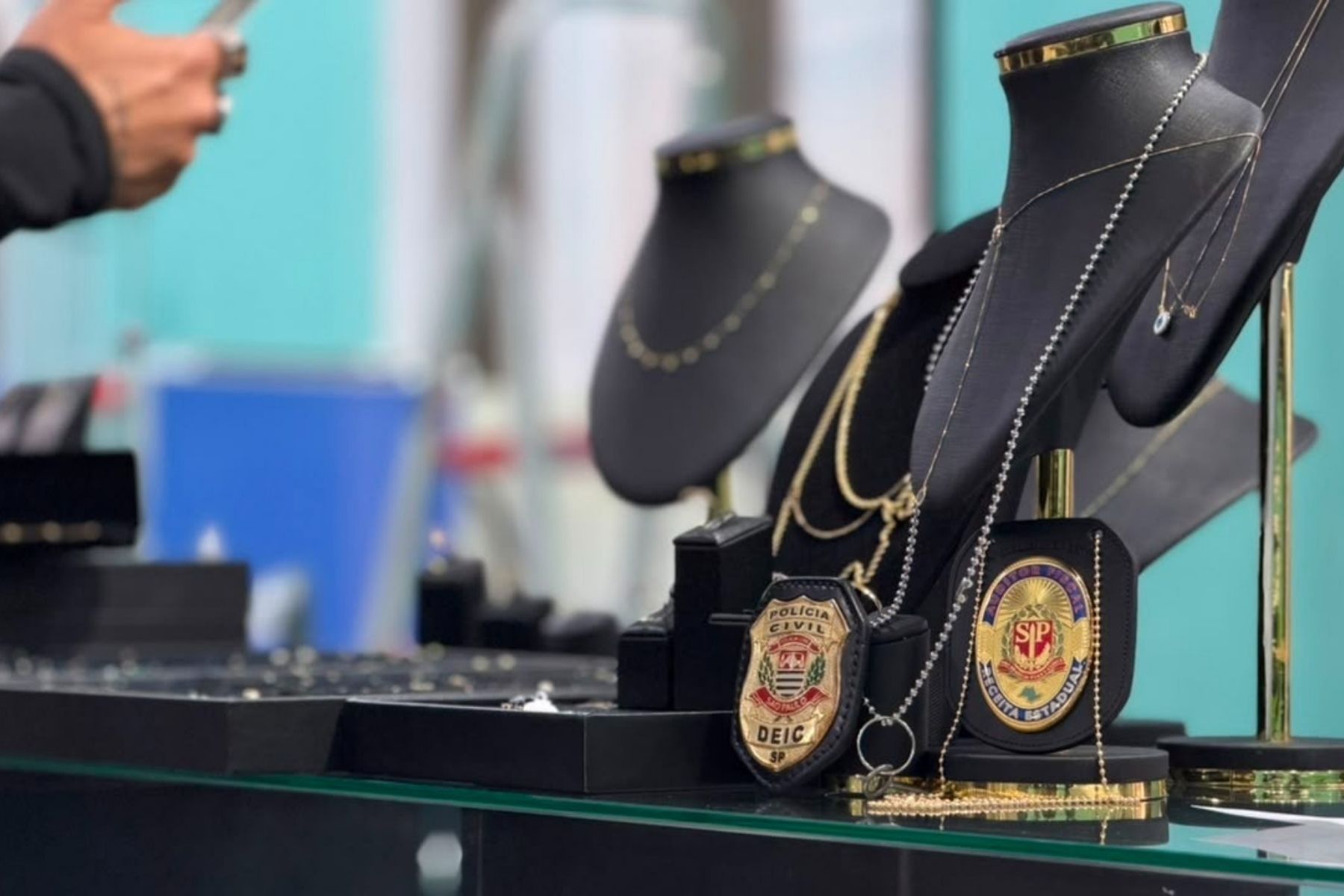 Polícia apreende R$ 1,5 milhão em ouro e joias em operação contra quadrilha em SP