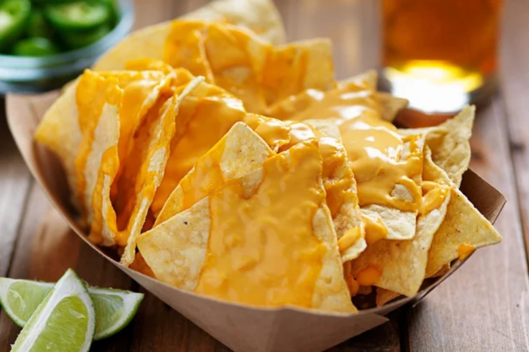 Receita para fazer nachos caseiros: são rápidos de preparar e perfeitos para um lanche