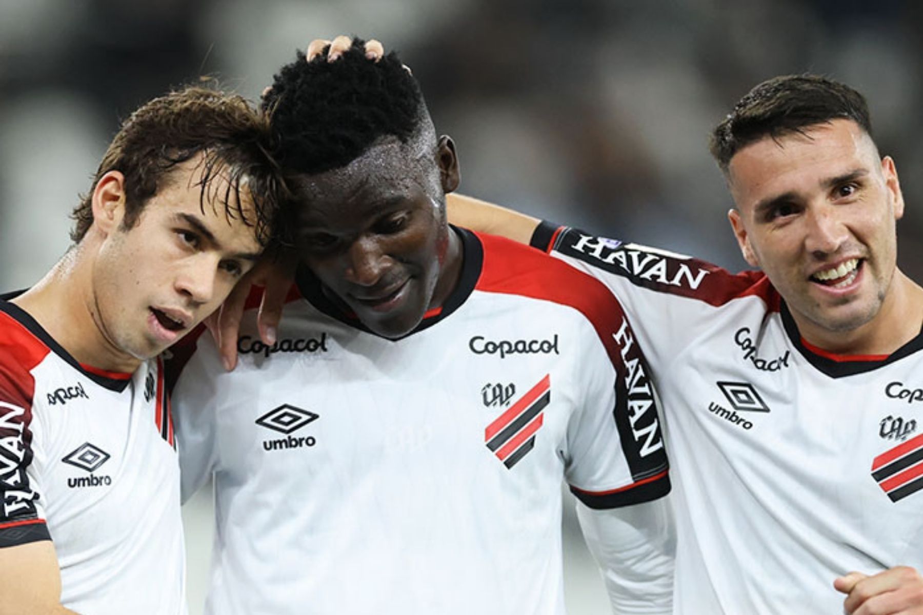 Athletico-PR supera pontuação do rebaixamento em 2024 e mira Libertadores em 2027