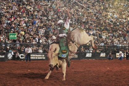 Paranaense Assyrio domina a arena e é campeão do 33º Barretos International Rodeo