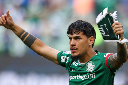 Gustavo Gómez renovou com o Palmeiras até 2030