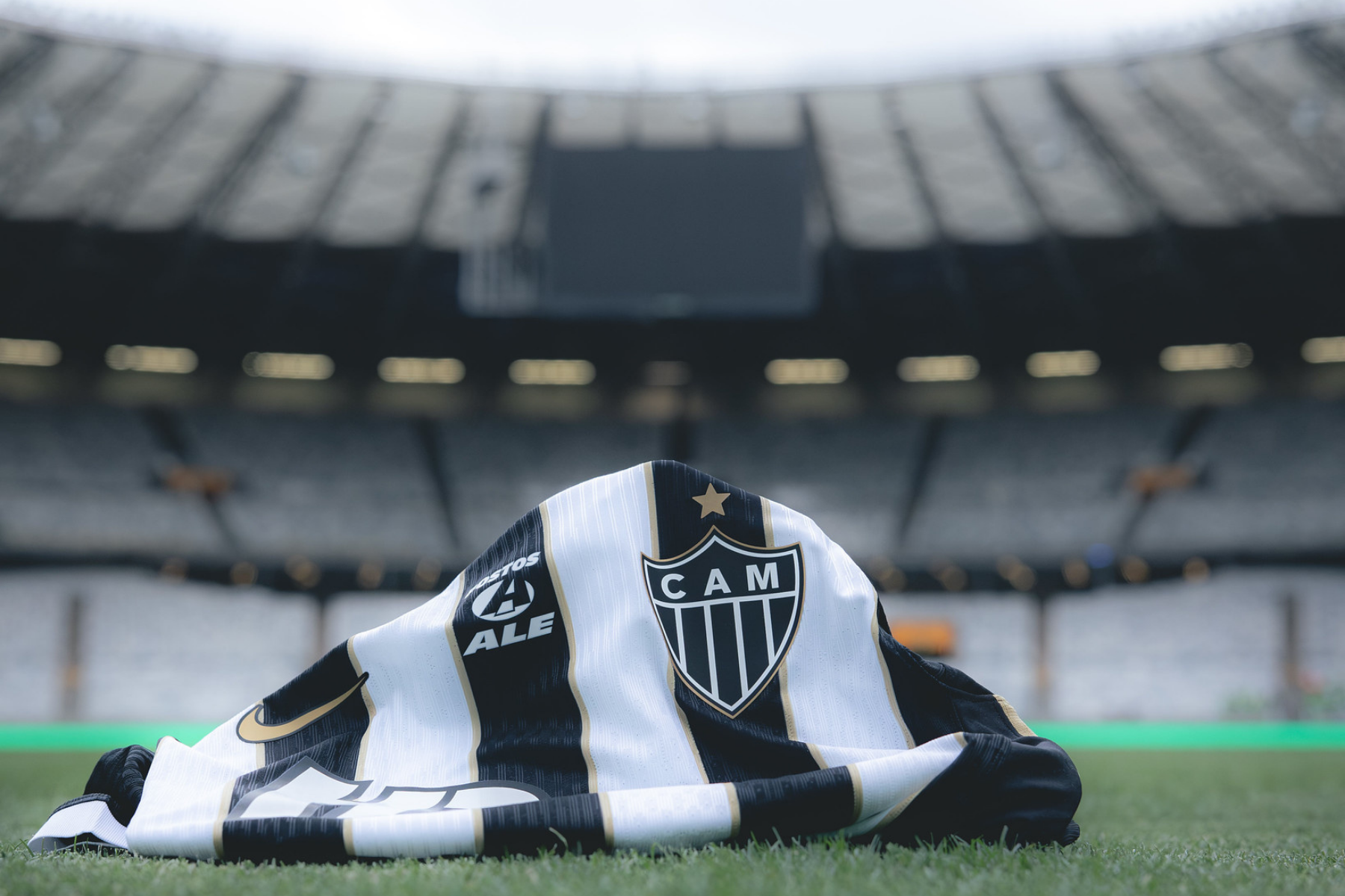 Recuperado de lesão, meio-campista do Atlético fica fora de clássico com Cruzeiro