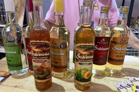 Cachaça Sabinosa com sabores do Cerrado • Giullia Gurgel/ Itatiaia