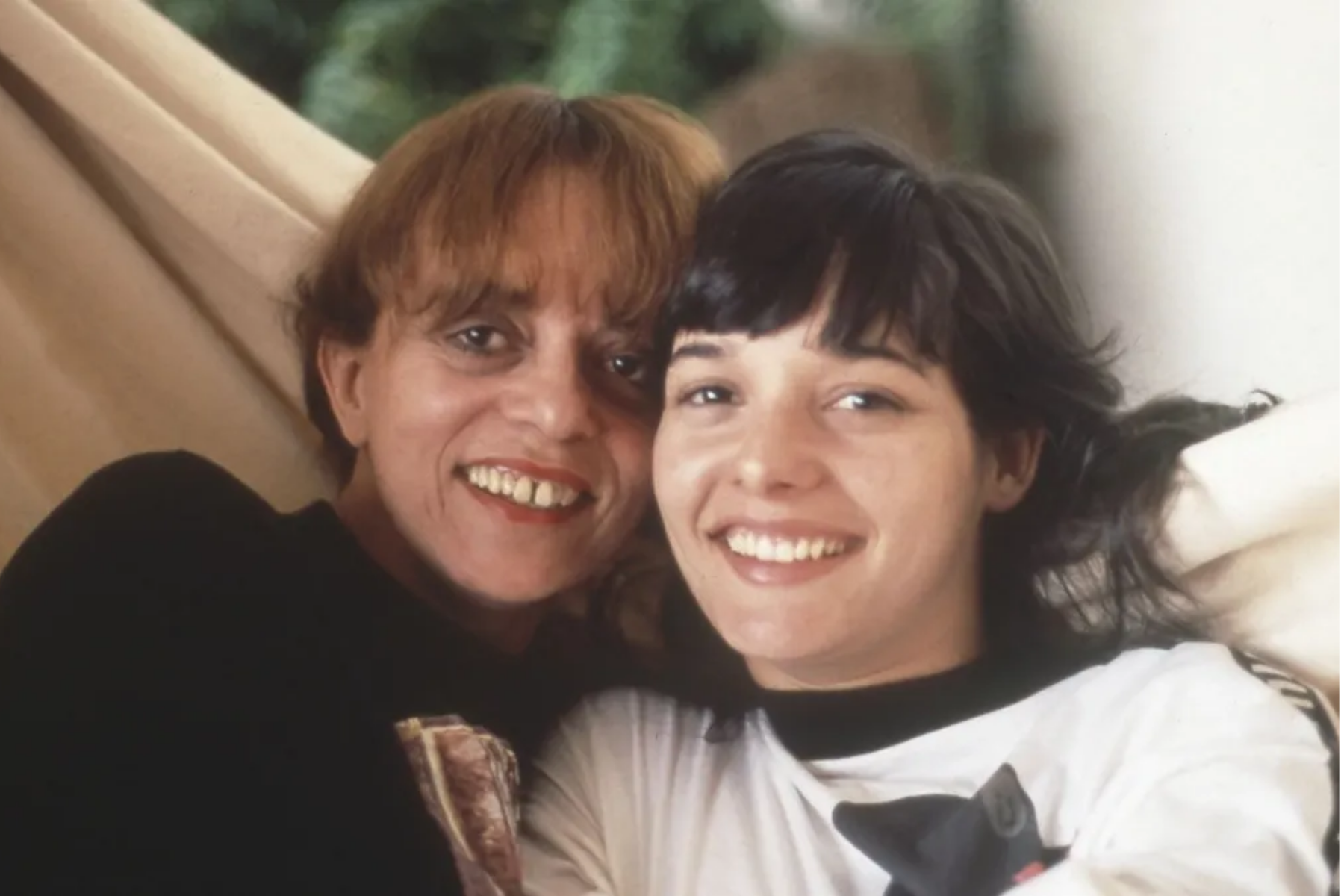 Gloria Perez homenageia Daniella Perez no dia em que filha faria 56 anos