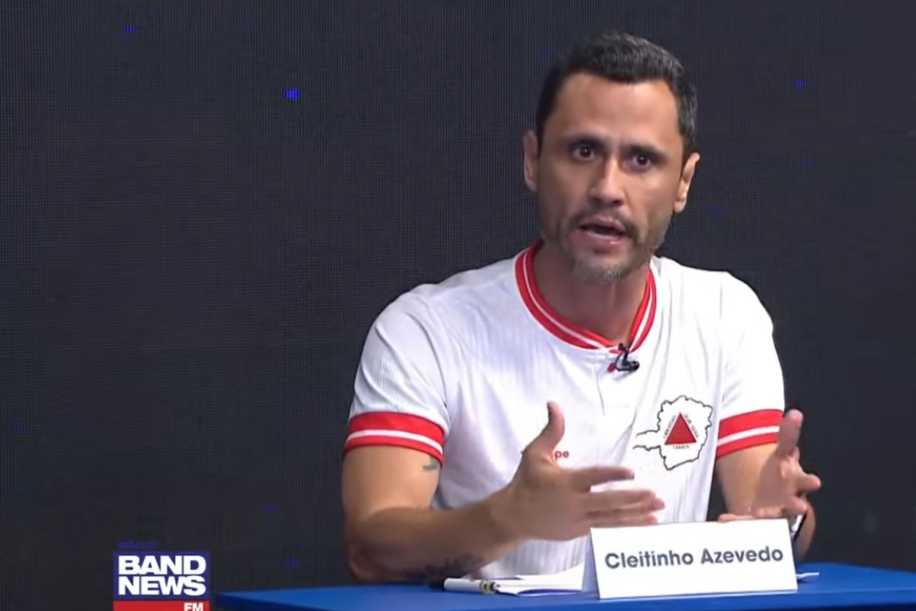 Cleitinho anuncia que só retornará aos debates na última semana de eleição