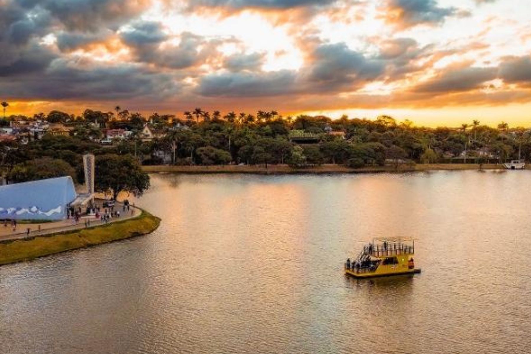 PBH retoma passeio de barco na Lagoa da Pampulha com tarifa reduzida para moradores da cidade