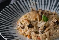Arroz à piamontese: receita que parece risoto, fica supercremosa e transforma qualquer almoço