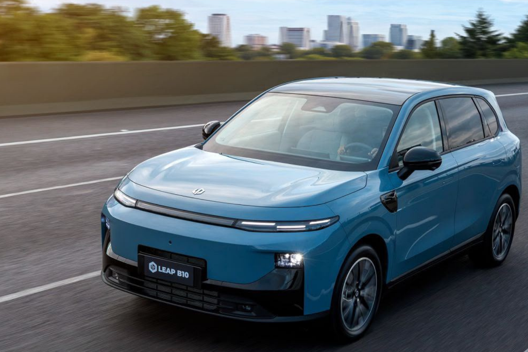 B10 da LeapMotor ganha opção híbrida