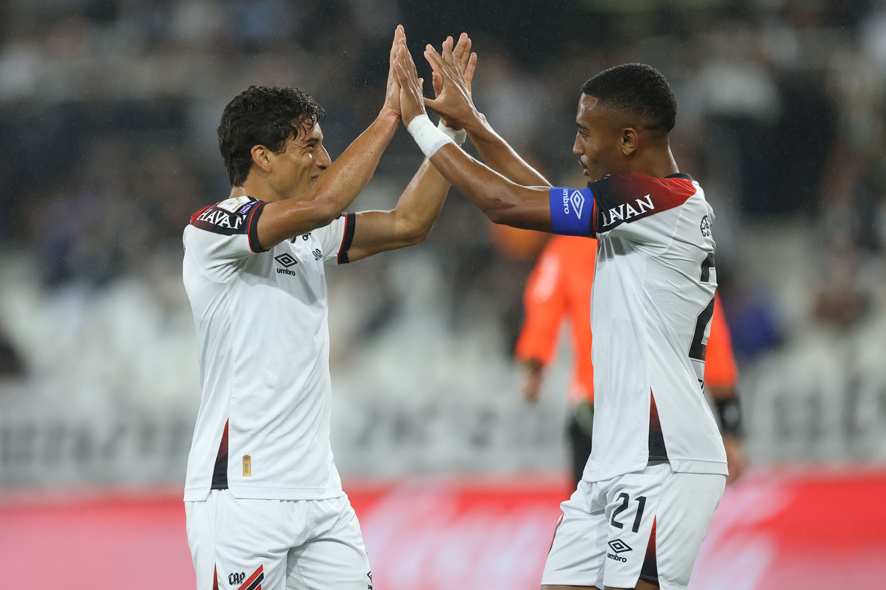 Botafogo 2 x 3 Athletico-PR: gols e melhores momentos pelo Brasileirão