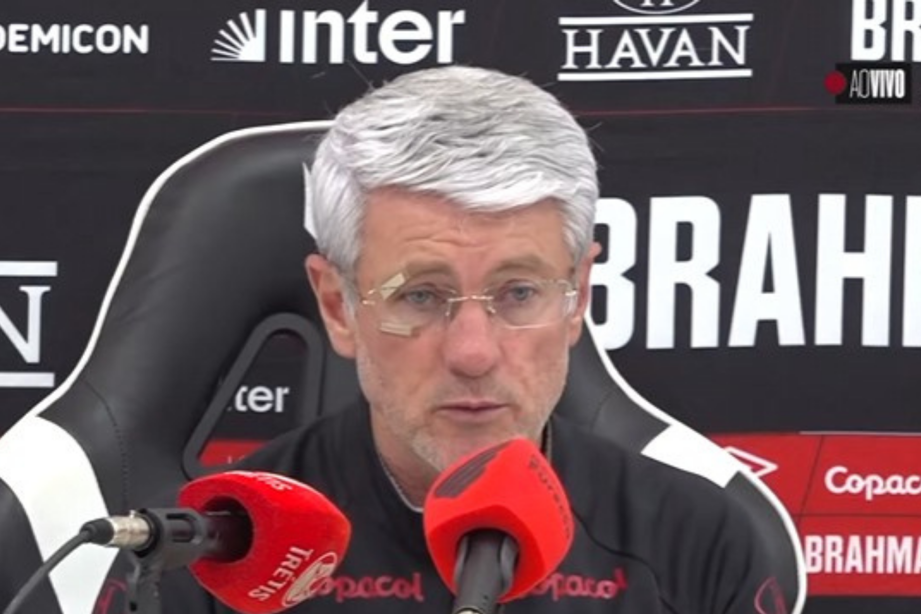 Odair rasga elogios à campanha do Athletico-PR no Brasileiro e exalta elenco