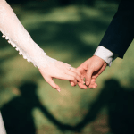 Decoradora é condenada após falhas em casamento e dano em vestido de noiva