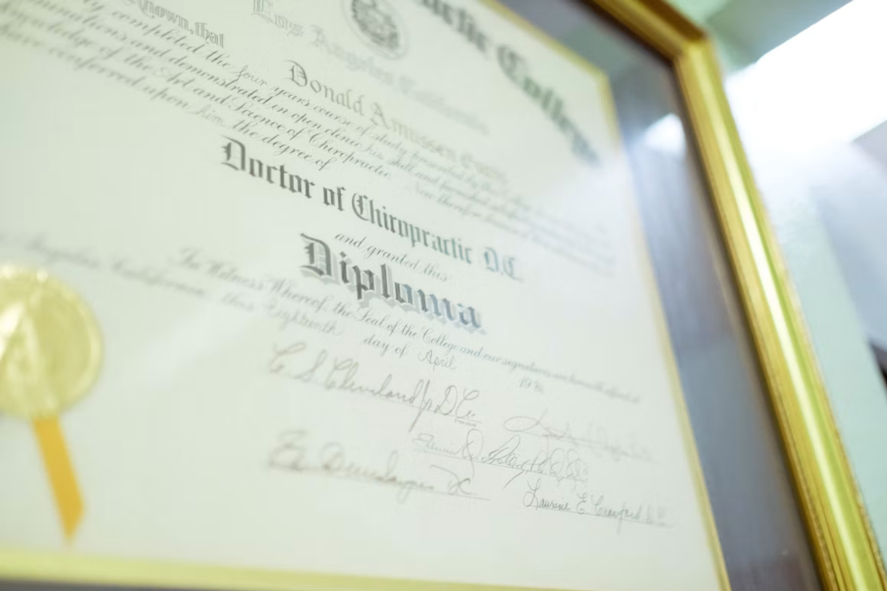 Polícia Federal mira esquema de fraude de diplomas de Medicina; três são presos