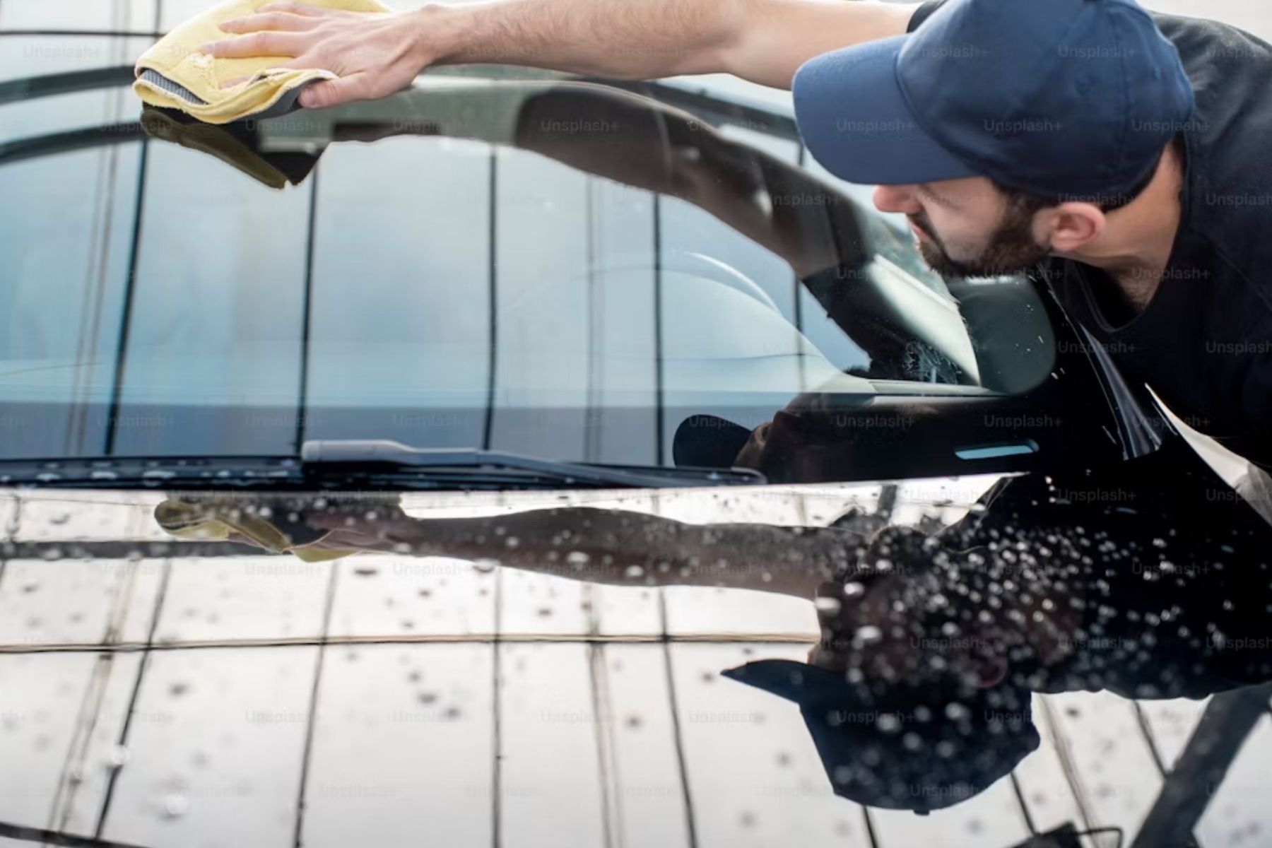 Borrifar vinagre no para-brisa do carro: para que serve e por que eles recomendam