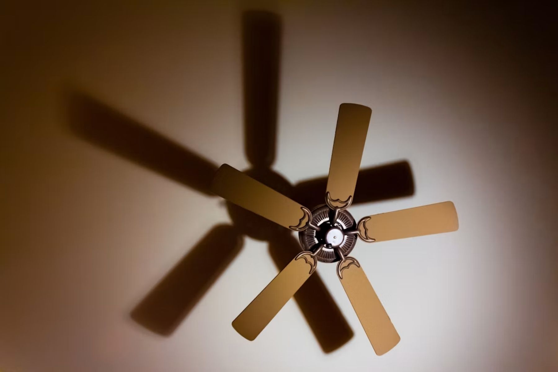 Eletricistas e especialistas em climatização concordam: 'Esse é o erro mais comum nos verões'