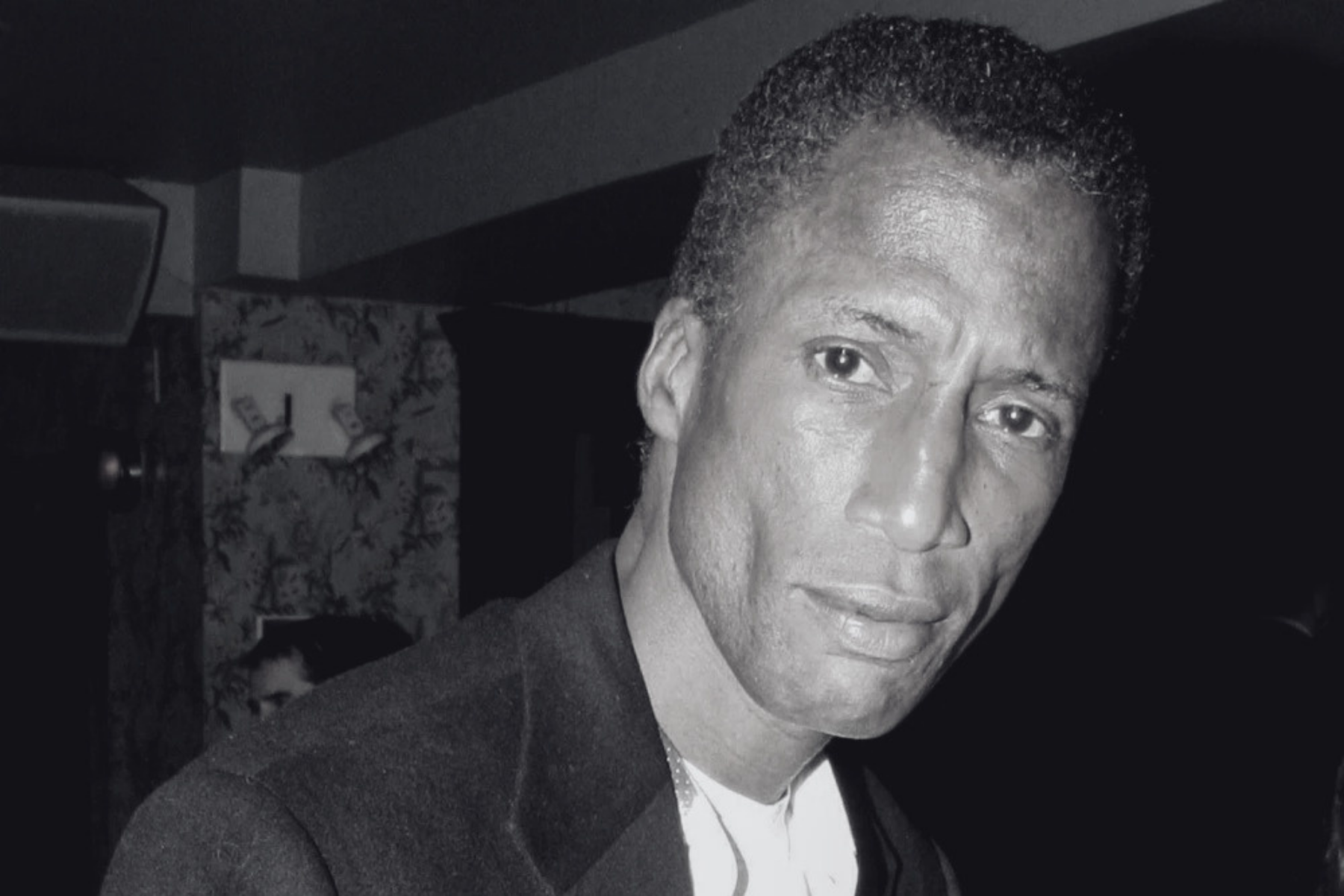 Morre Michael Wright, astro de 'Ritmo & Blues' e da série 'V', aos 70 anos