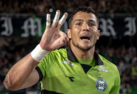 Coritiba informa lesão e cirurgia do goleiro Pedro Rangel