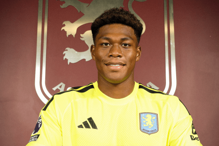 Aston Villa contrata destaque japonês na Copa do Mundo