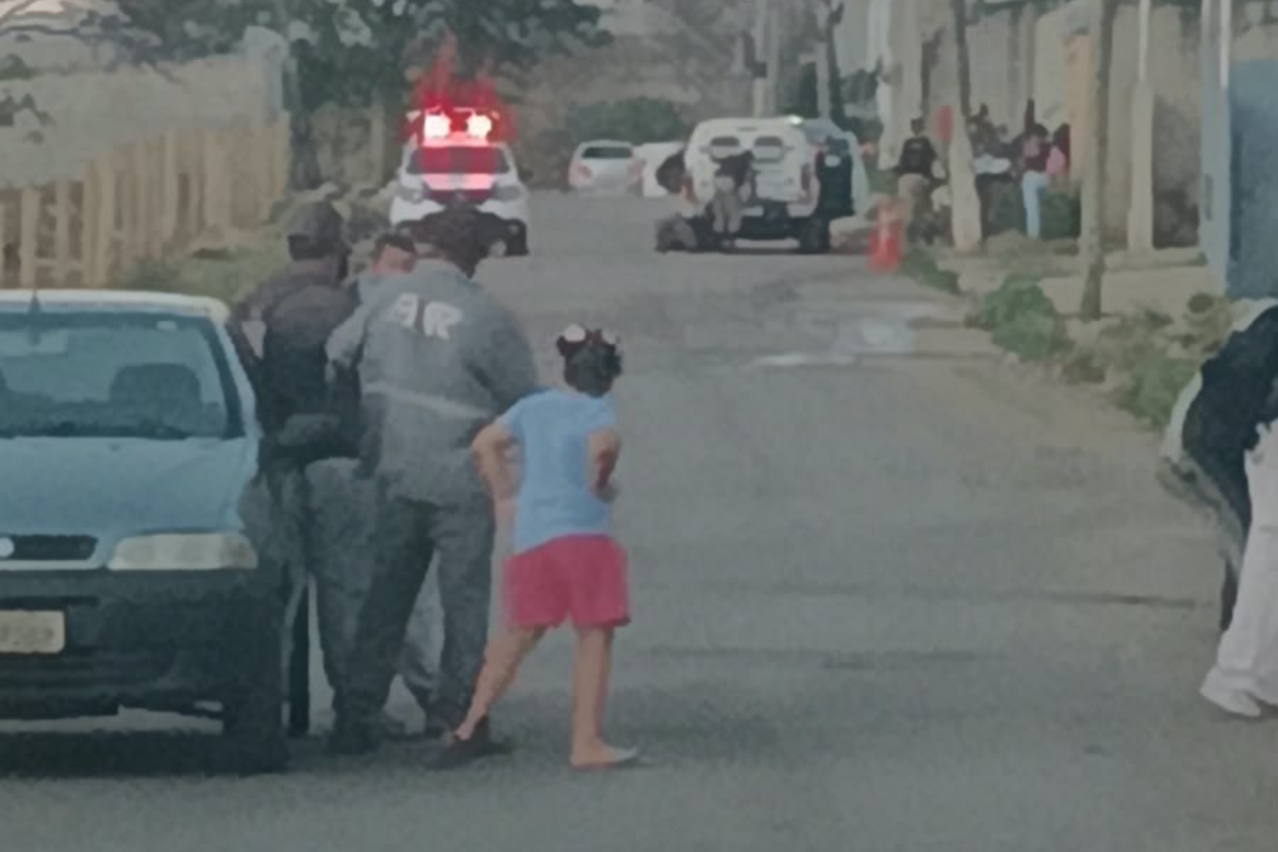 Homem é preso suspeito de esfaquear vizinho durante discussão na Grande BH