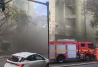 Vídeo: incêndio atinge prédio abandonado em BH; moradores denunciam invasões frequentes