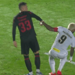 Zagueiro do Athletico-PR surpreende após vencer o Santos na Vila: ‘Triste por eles’