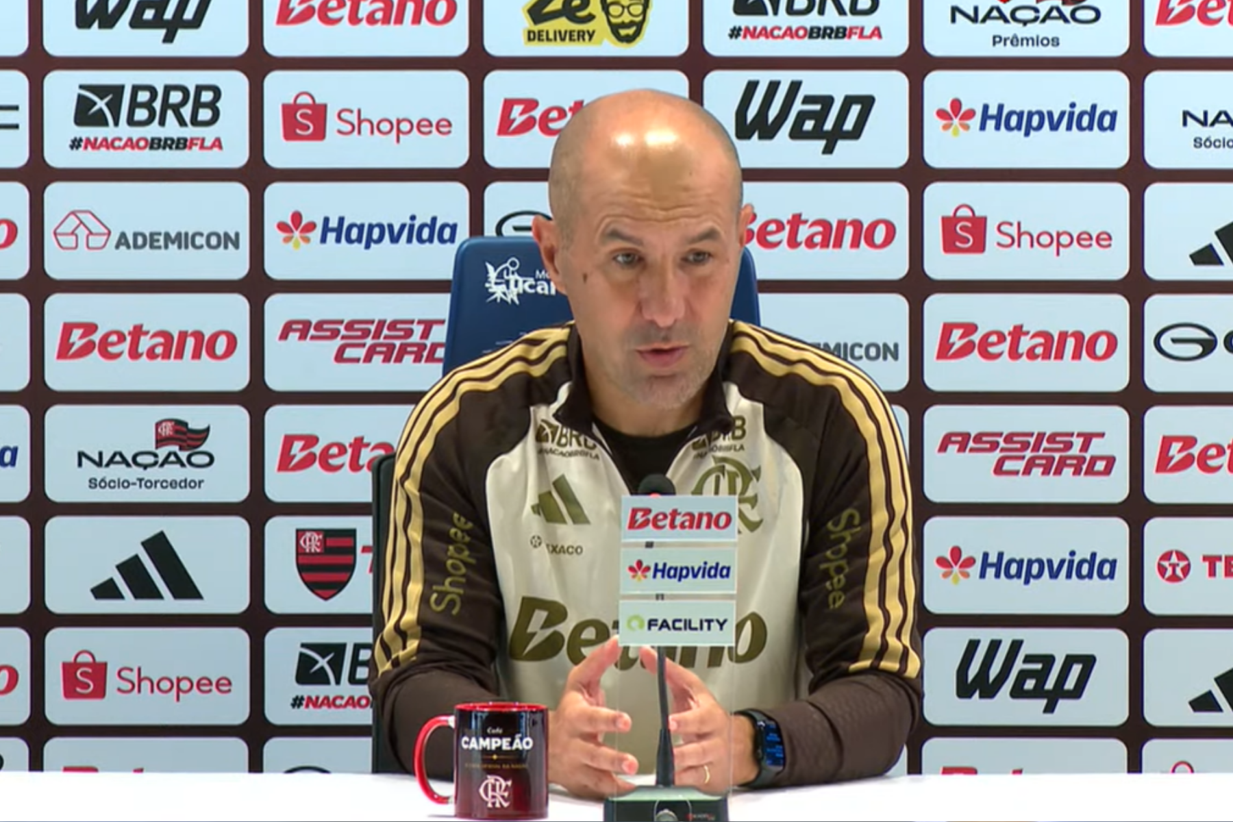 Jardim fala sobre o elenco e as negociações do Flamengo: ‘Não tem outra situação’