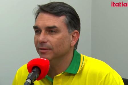 Flávio Bolsonaro em entrevista à Itatiaia nesta terça-feira (18)