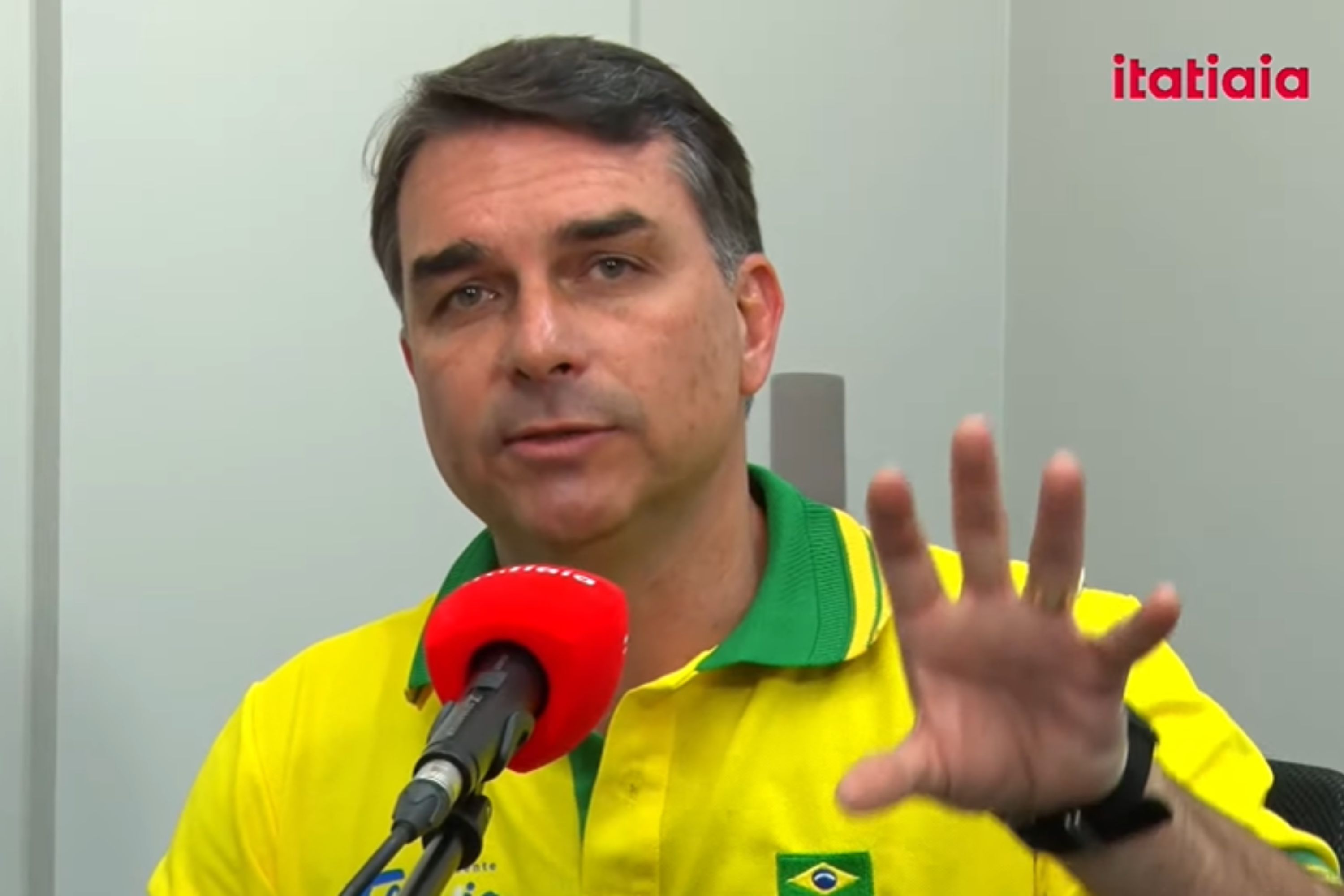 Flávio Bolsonaro: ‘A corrupção do INSS chegou dentro do gabinete do Lula’