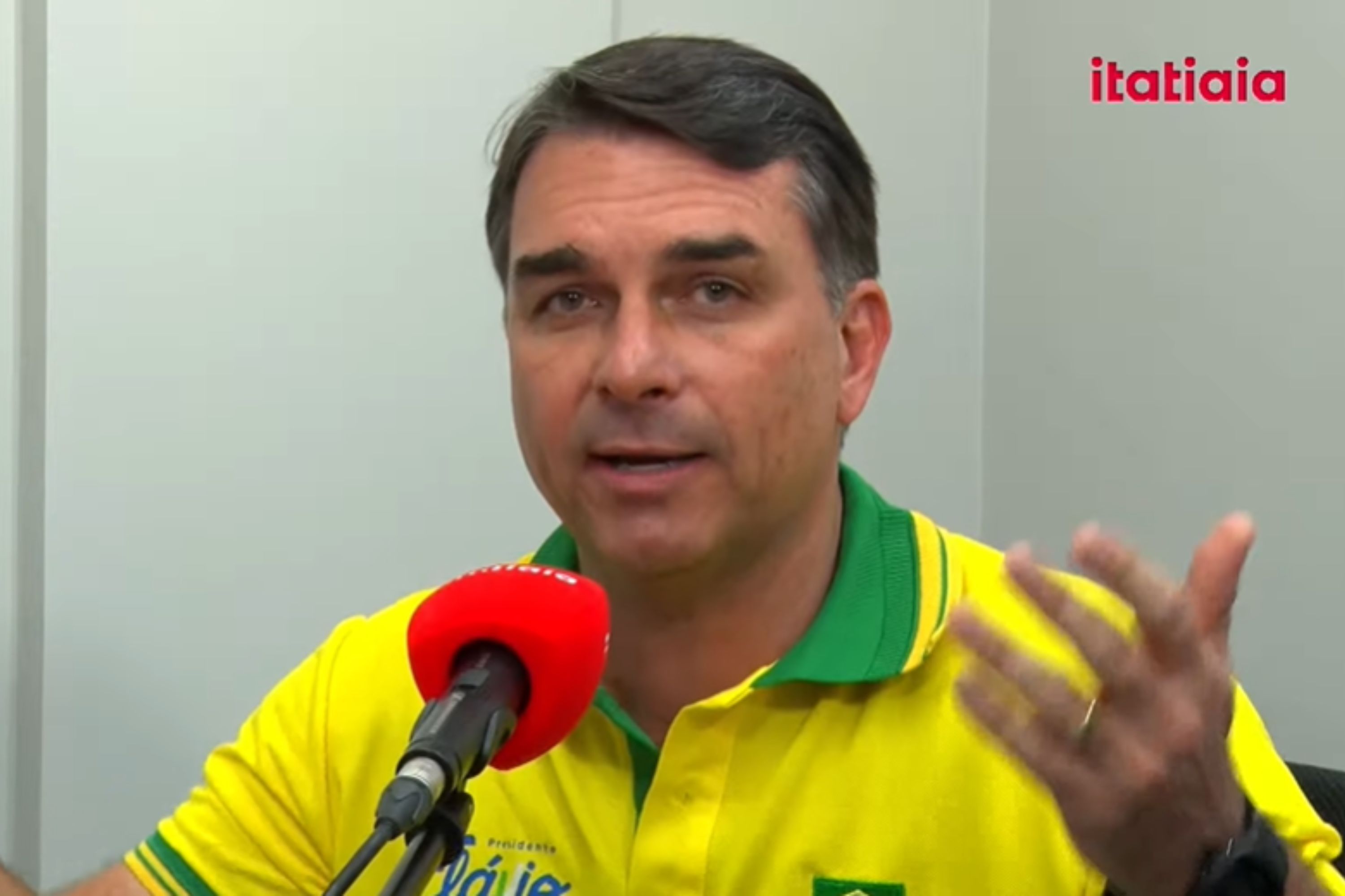 Flávio Bolsonaro explica qual será o papel de Nikolas em sua campanha