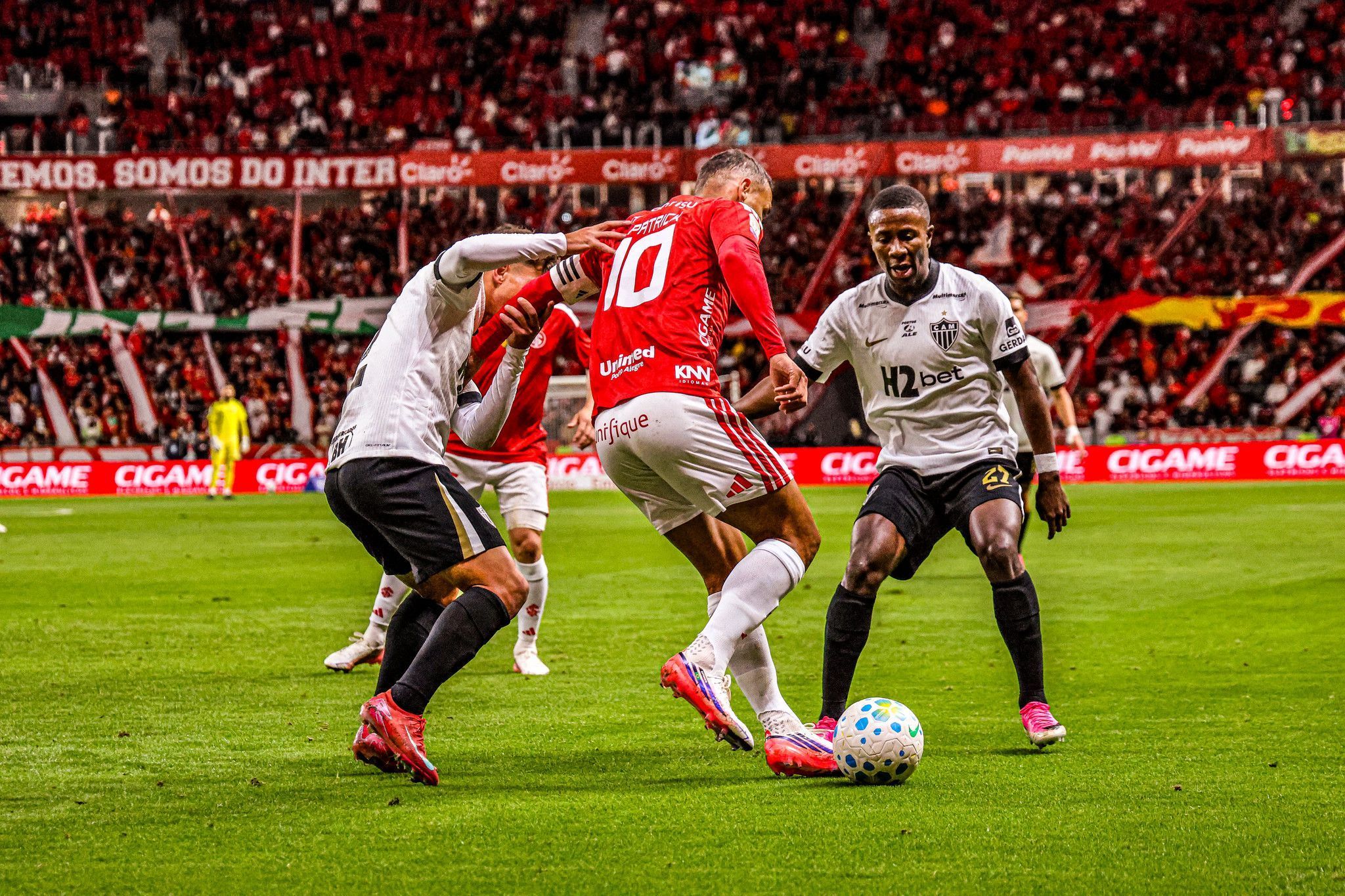 Internacional x Atlético: veja quem foi eleito o melhor em campo pelo Brasileiro