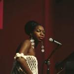 Nina Simone: a voz que desafiou o racismo e revolucionou a música mundial