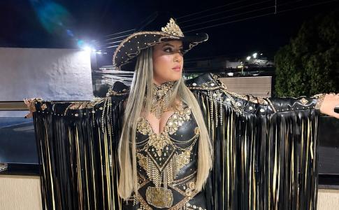 Lara Alves, rainha de rodeio